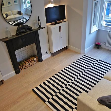 Sparkling Apartment In Kensington Olympia Londres Exterior foto